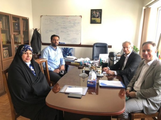 نشست مشترک کانون کشوری مراکز مشاوره کارآفرینی با دبیرخانه ستاد مشاغل خانگی برگزار شد.